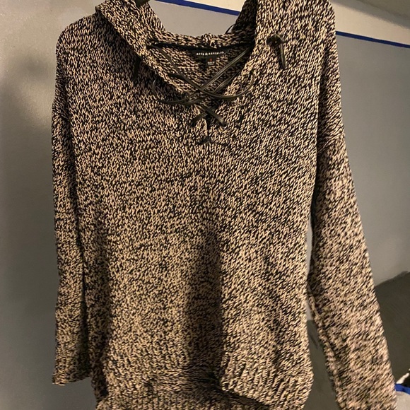 Sweater - Picture 3 of 3